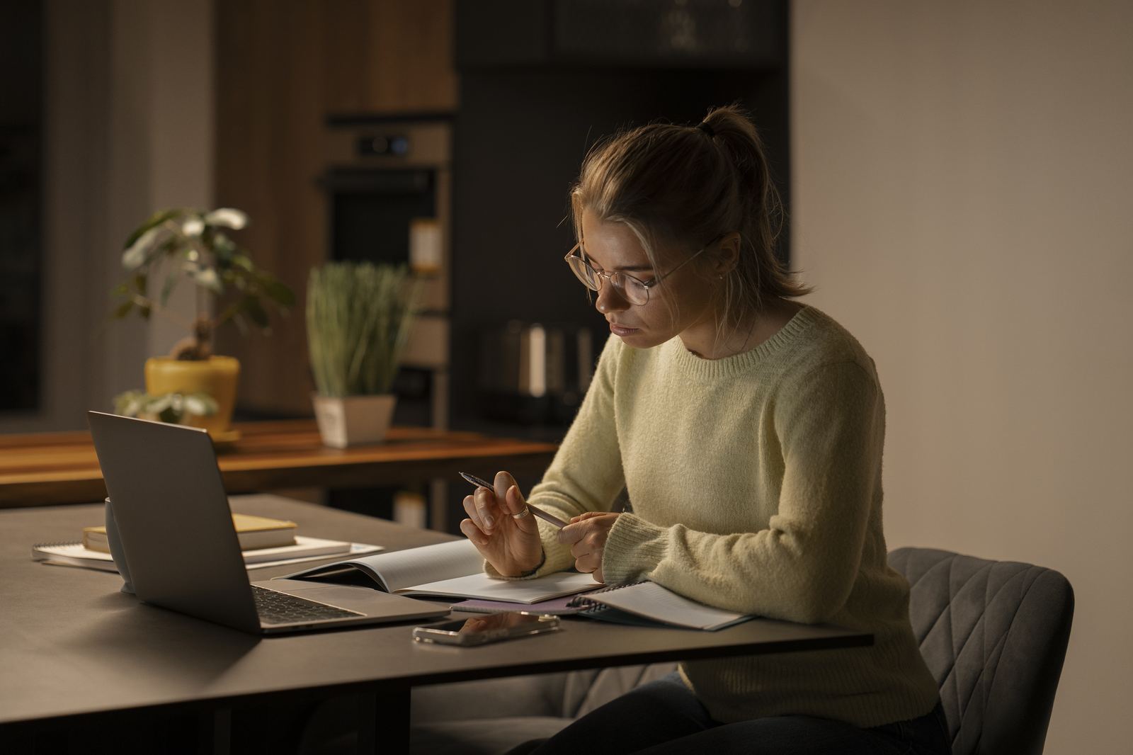 Teletrabalho e home office: quando existe direito a horas extras?